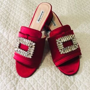 Fuschia bejeweled sandals size 38 (7.5) brand new